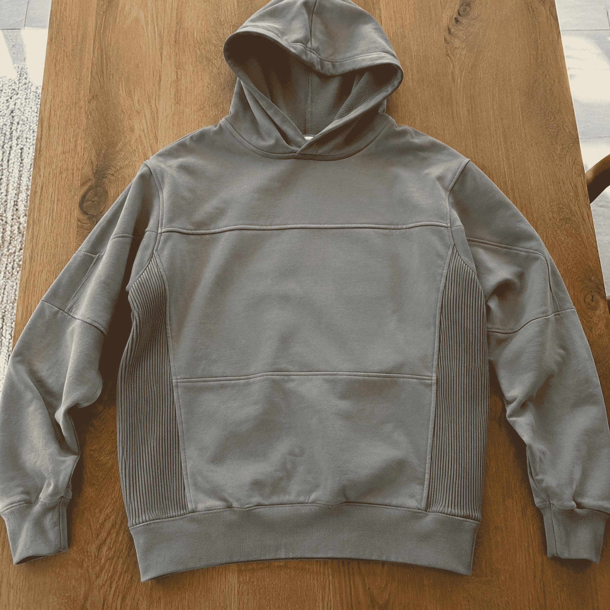 hoodie cross-grain paneling prevents shrinkage